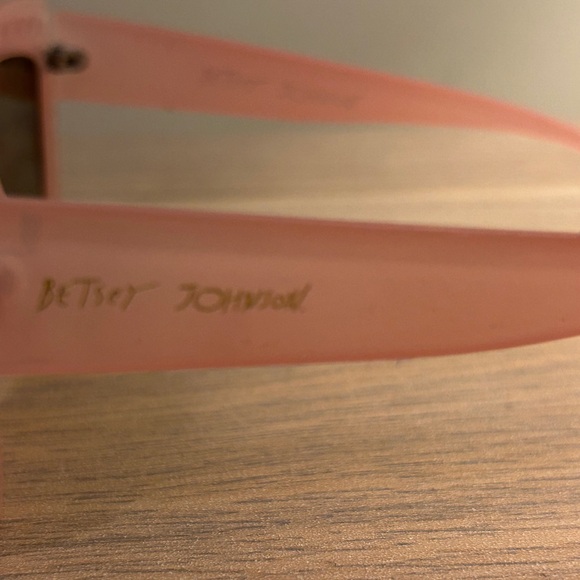 Betsey Johnson Pink Cat-Eye Sunglasses Retro Style - Picture 5 of 8